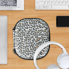 GEEKRIA NOVA in a travel bag lifestyle shot for easy portability