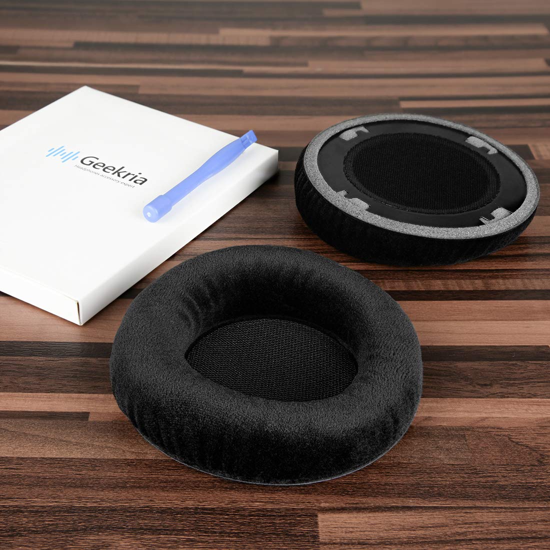 Geekria Velour earpad K612 detail highlights durable stitching.