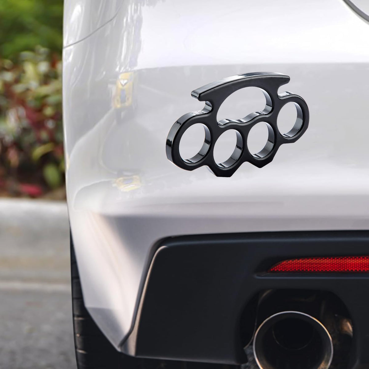 Generic brand knuckles decal on laptop and notebook showing size comparison and removable use