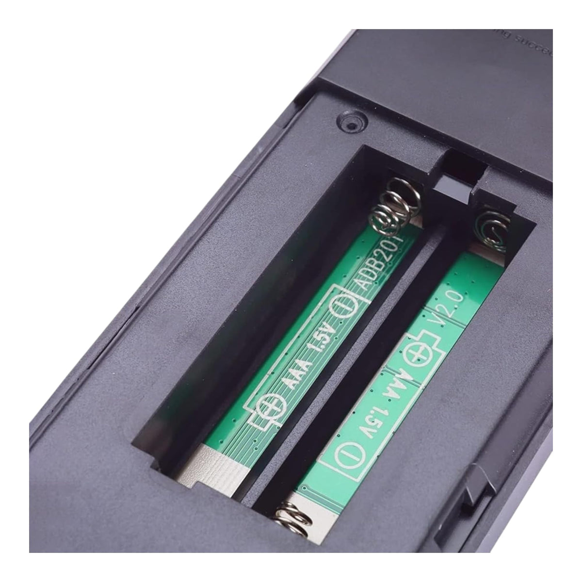 Bluetooth connectivity illustrates room-to-room control with stable connectivity.
