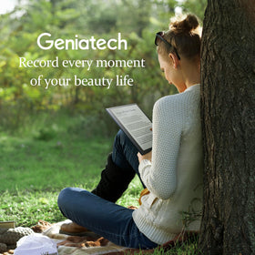 Geniatech Kloudnote Slim screen projection aids sharing content.