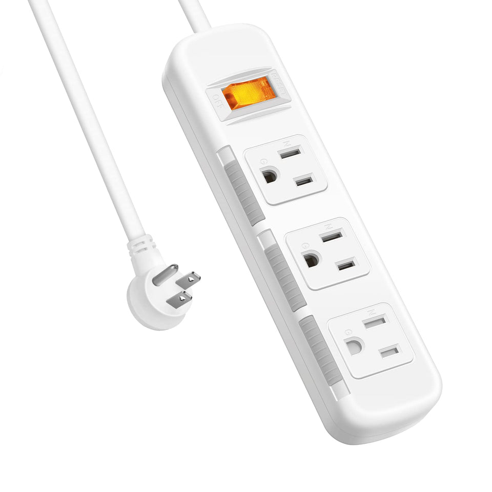 Gerass power strip front view with three outlets and space-saving flat plug