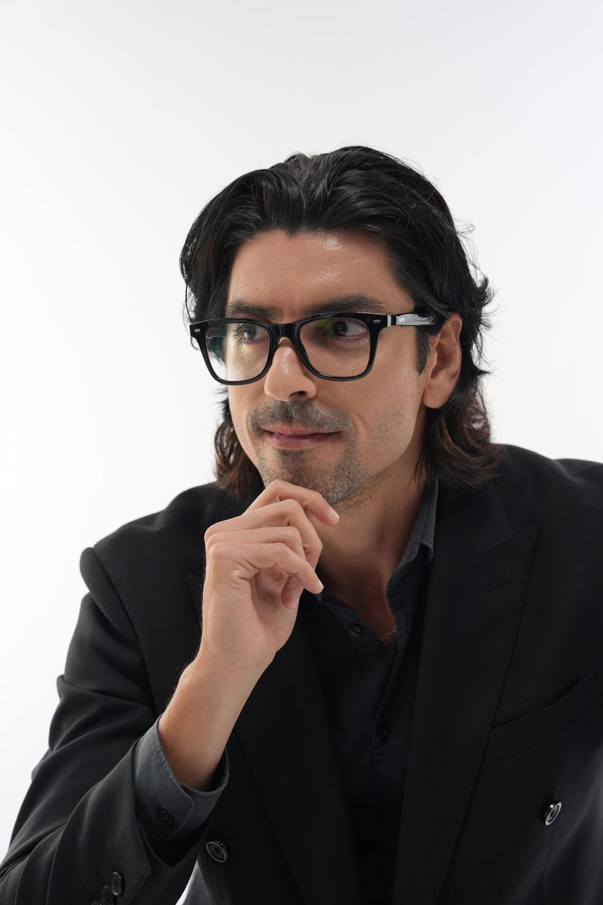 GetD AI Glasses language translation in real time for smooth multilingual conversations.