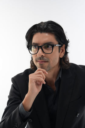 GetD AI Glasses language translation in real time for smooth multilingual conversations.