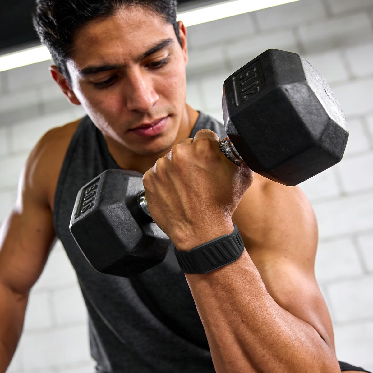 Getino durable, lightweight sport strap for everyday activities.
