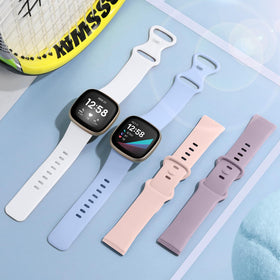 Getino white band pack demonstrating versatile color option for Versa and Sense