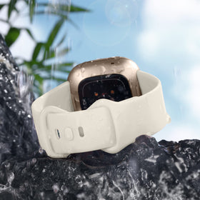 Getino Versa 3 pinelv silicone band for lightweight comfort.