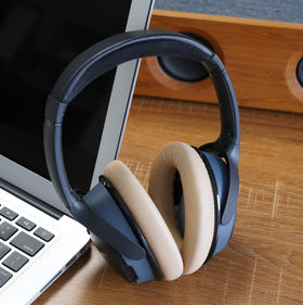 GEVO lifestyle listening scene on a table showing comfort and everyday use