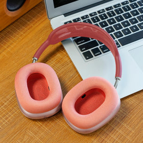 GGVOEARS easy installation of AirPods Max ear cushions with magnets.