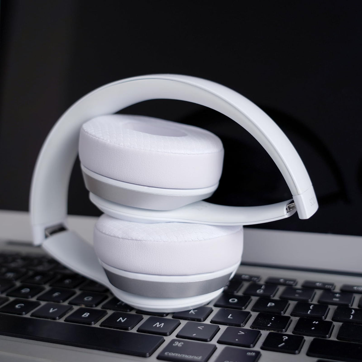 G GVOEARS long-lasting stitching and strong adhesive for Beats Solo ear pads