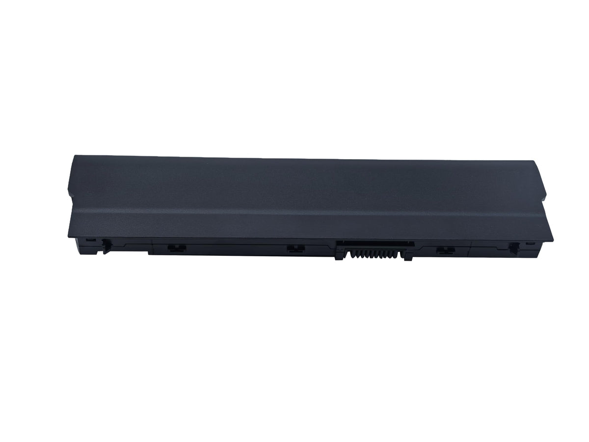 GHU battery in a travel scene powering a laptop for extended mobile productivity