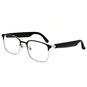 Giinova AI smart glasses translation bundle enabling real-time multilingual conversations.