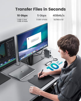 GIISSMO card reader and USB ports close-up speeding media transfers
