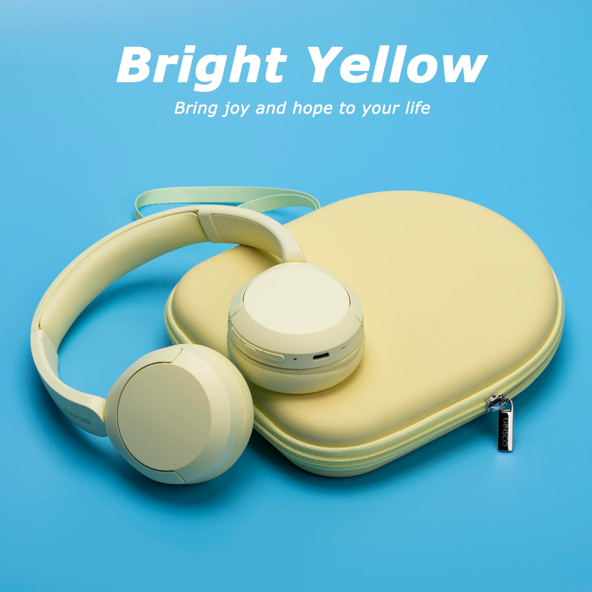 Ginsco case interior pocket keeps cables organized for on-the-go.