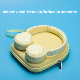 Ginsco case zip-perimeter design for easy opening and secure fit.