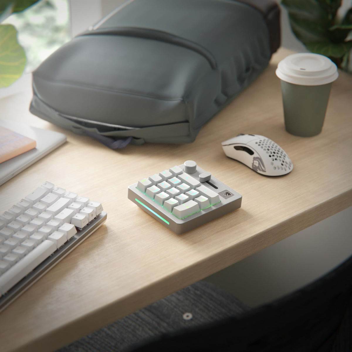 GLORIOUS GMMK numpad 18-key layout with doubleshot keycaps for durability