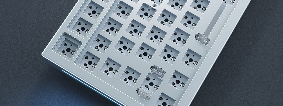 GLORIOUS close view of interchangeable plates to demonstrate tonal options