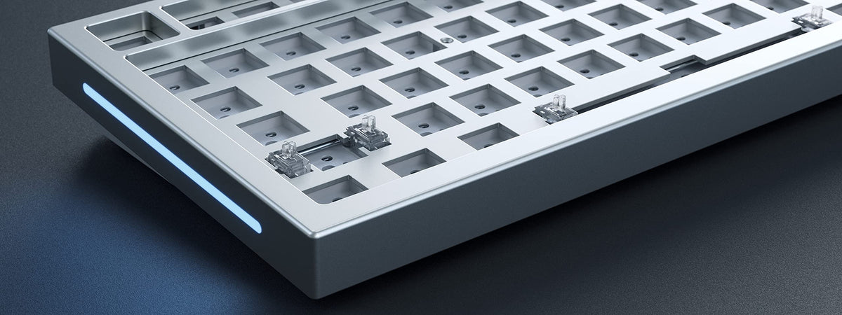GLORIOUS switch and keycap pullers displayed for easy customization benefits