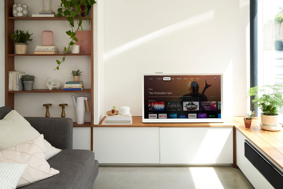 Included pouch keeps Chromecast and remote organized during setup.