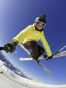 GoPro HERO10 Black rear touch screen for intuitive control during filming.