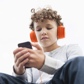 Gorsun Headphones lightweight design eases carrying for travel and school.