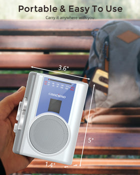 Gracioso being used to record voice with built-in microphone for messages