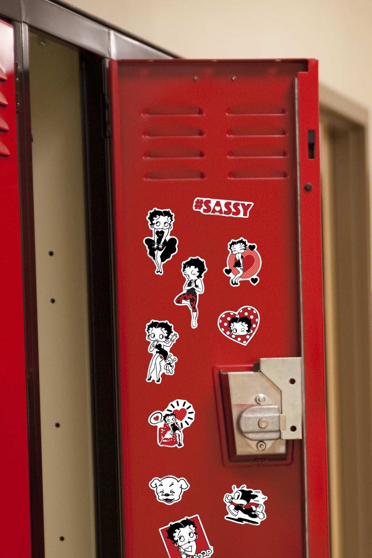 Betty Boop vinyl pack on travel gear personalizes bags and cases