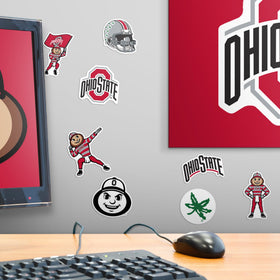 GRAPHICS & MORE Buckeyes pack display for travel luggage and versatile customization.