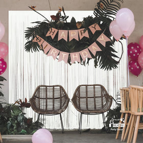 GREATRIL white streamers provide a clean, timeless backdrop for photos.