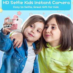 GREENKINDER camera grip and large buttons highlighting safe handling for toddlers