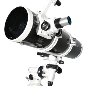Gskyer 130EQ eyepieces offering versatile magnification options.