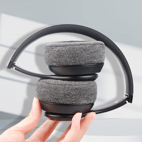 G GVOEARS ear pads improve fit and noise blocking for focused listening.