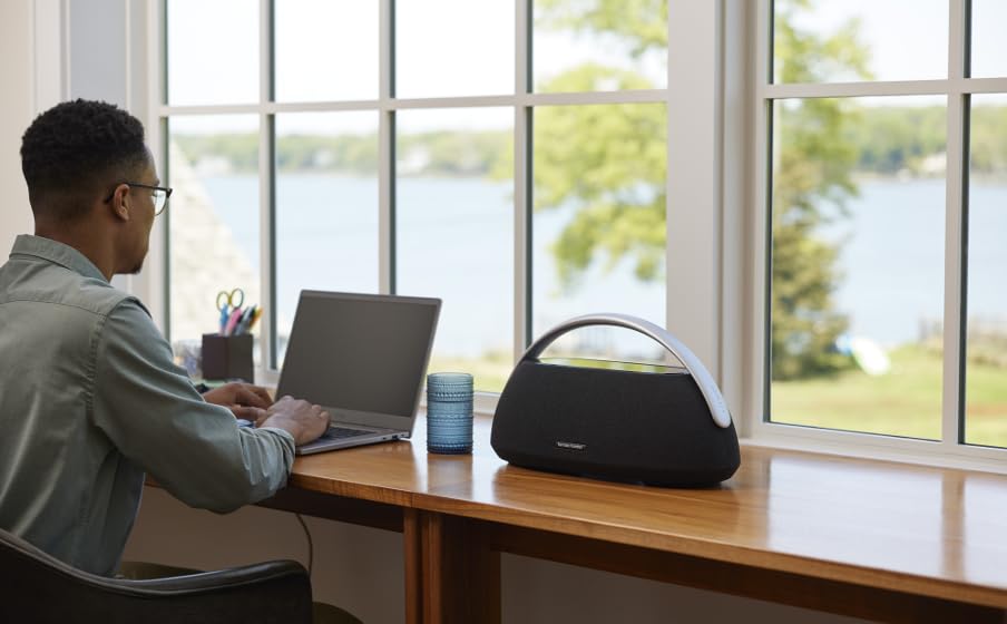 Harman Kardon Go + Play 3 aluminum handle for easy transport
