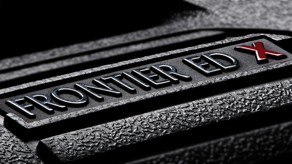 Hawke Frontier ED X 8x42 twist-up eyecups enable quick eye relief adjustments.