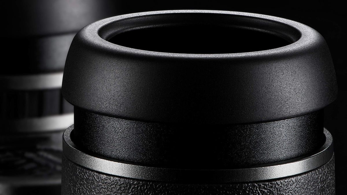 Hawke Frontier HDX 10x42 binoculars close focus at 2.5 m for nearby subjects