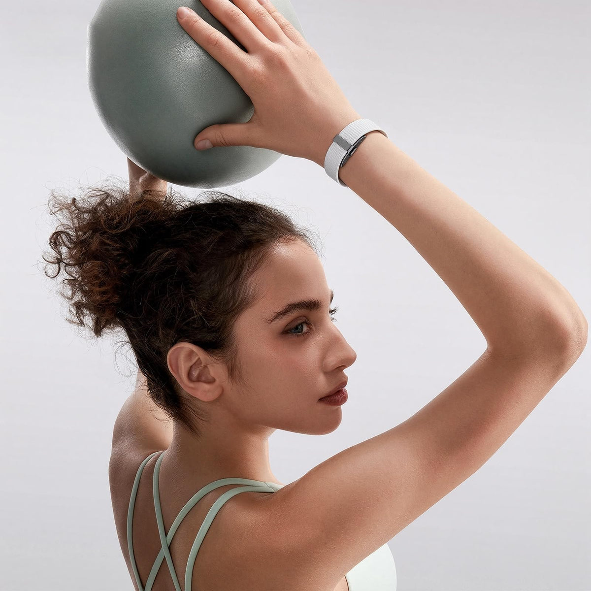 Hexasider band beside ruler showing fit range and accurate sizing for wrists