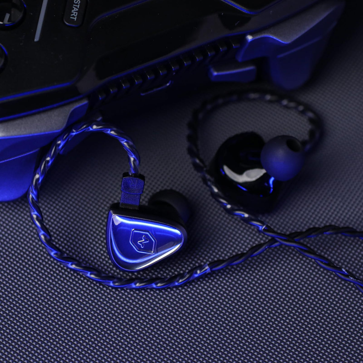 HIFIXAUDIO Vivace in-use image illustrates gaming and music listening in action.