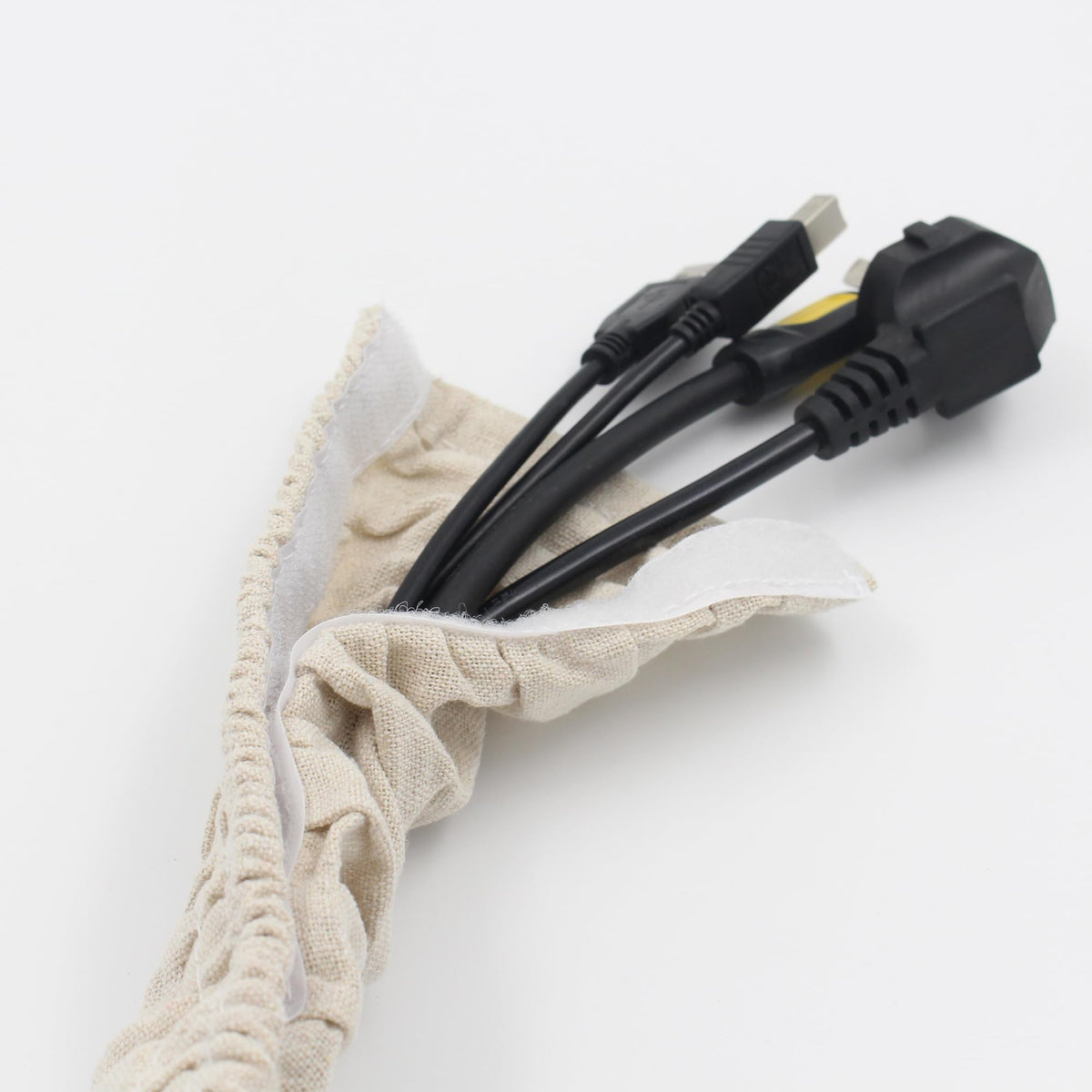 Hkoaodeo Velcro closure detail showing easy install and reusable convenience