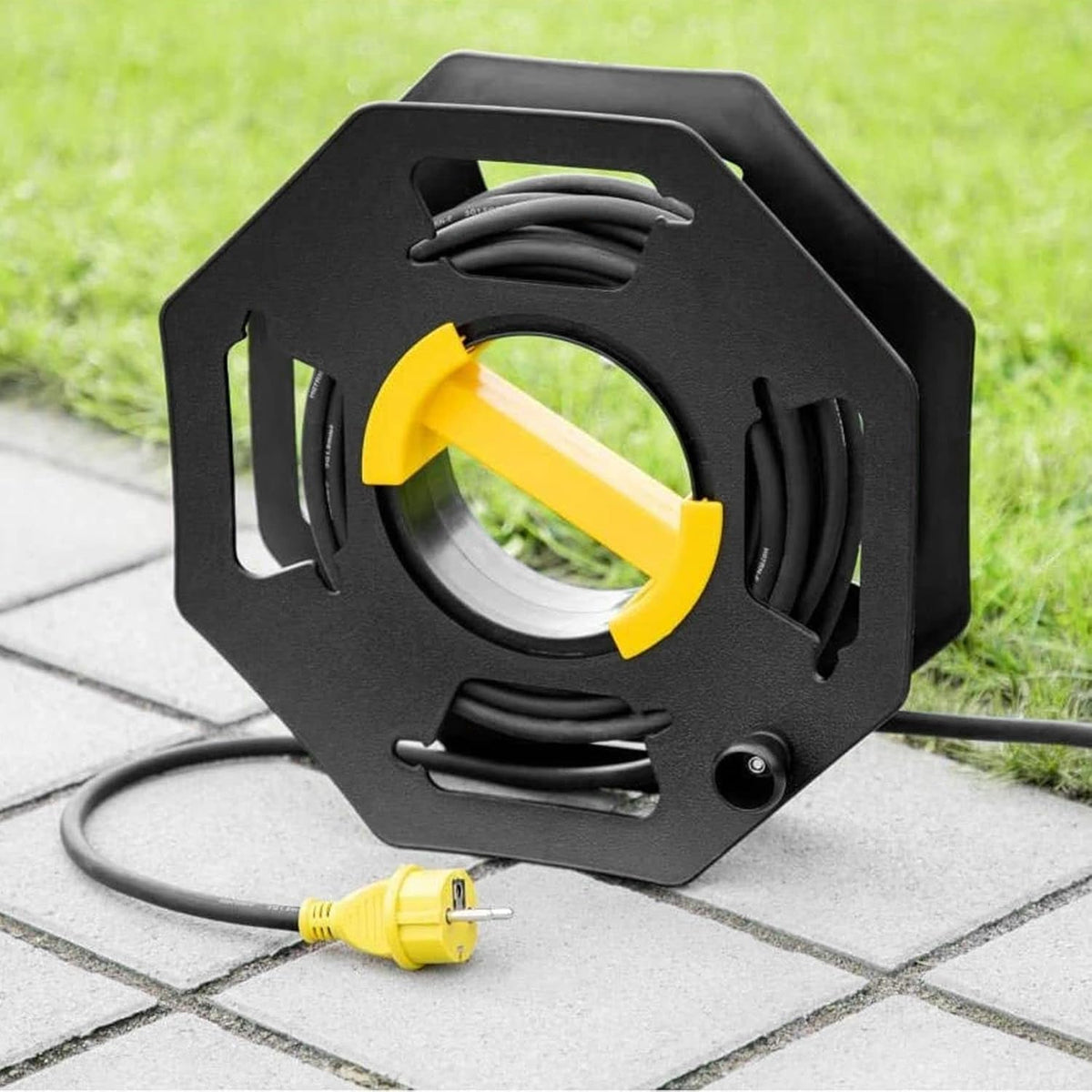 HolaKit reel with durable build supports reliable cord management wherever you travel.
