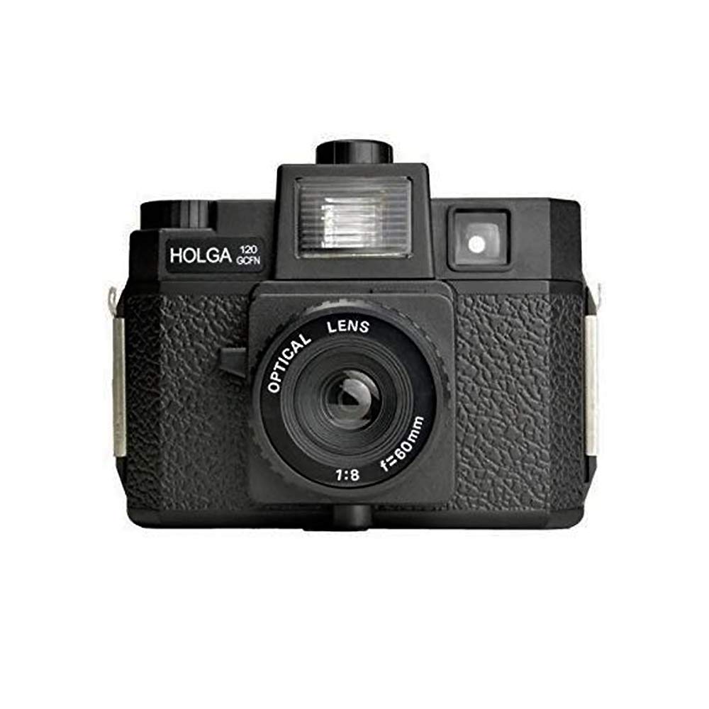 Holga 120GCFN built-in flash with color wheel enables creative lighting effects.