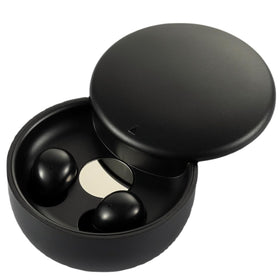 Honcas earbud close-up showing soft silicone tip texture for comfortable fit benefit
