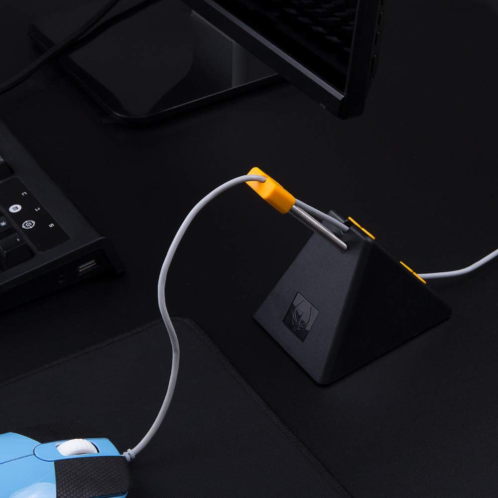 HOTLINEGAMES Desk organization with bungee helps tidier gaming area.