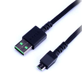HUYUN cable plugged into Razer mouse demonstrating uninterrupted play