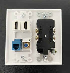 IBL 15A wall plate front view in white with integrated ports for easy access