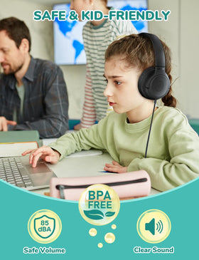 iClever student wearing headphones in class showing clear audio for learning