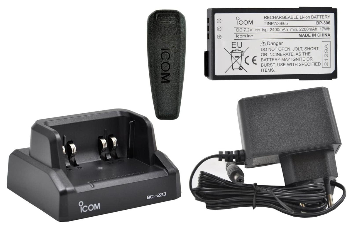 Icom M94D loud 1500 mW speaker improves in-noise communication.
