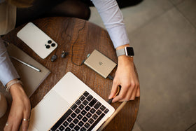 ifi hip-dac3 long battery life supports extended listening sessions.