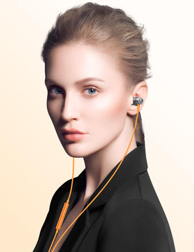 iMangoo USB-C headphones ergonomic ear tips provide comfortable fit.