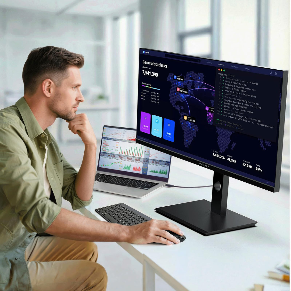 INNOCN 34C1R gaming setup shows responsive ultrawide display for smooth sessions.