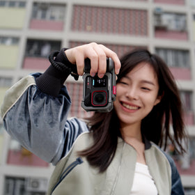 Insta360 Ace Pro 2 grip on-the-go customization for versatile shooting styles.
